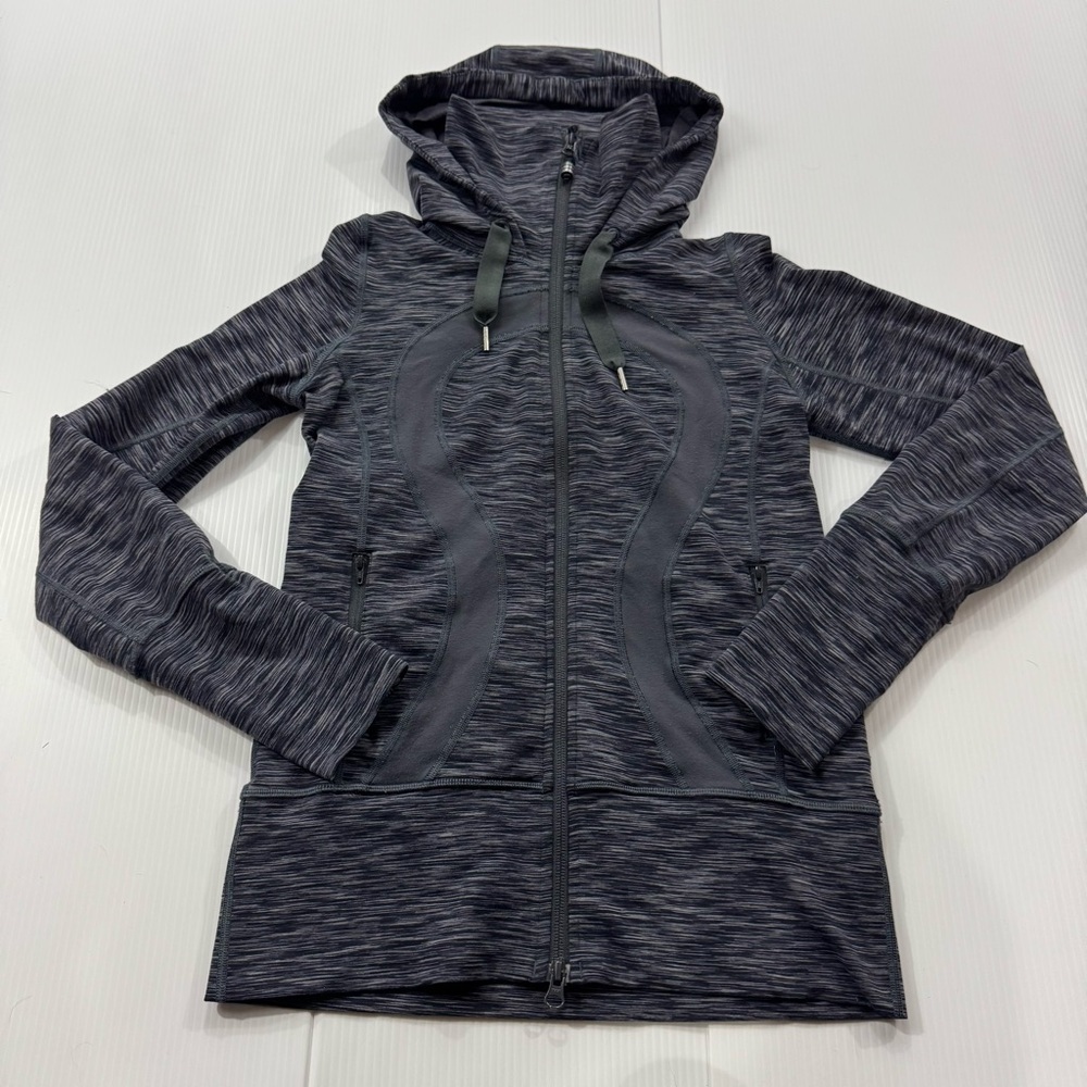 W89. Women’s lululemon athletica Gray Hooded Jacket (4)